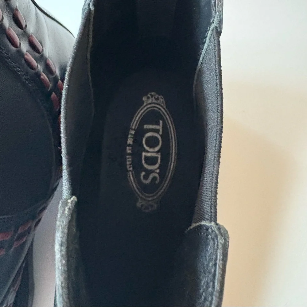 Tod’s ||‎ Whipstitched Chelsea Moto Boots Black Red 39